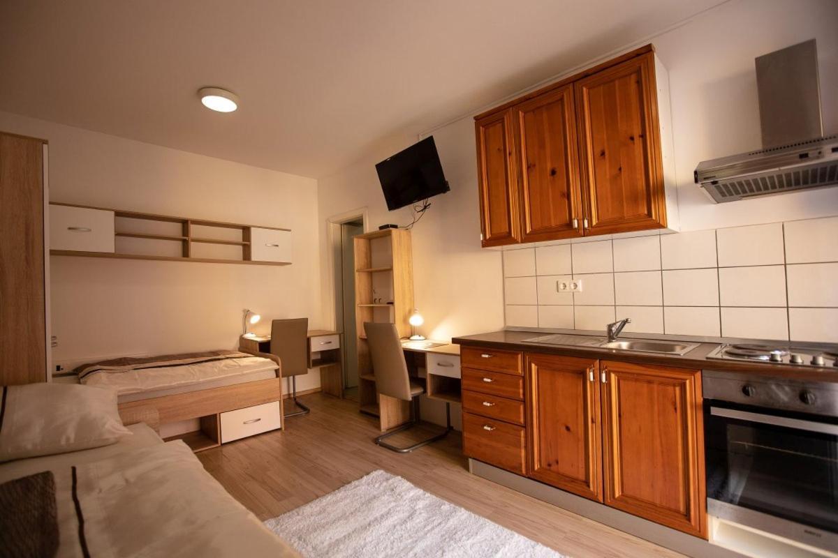 Maribor City Center Minidorm Apartment ภายนอก รูปภาพ